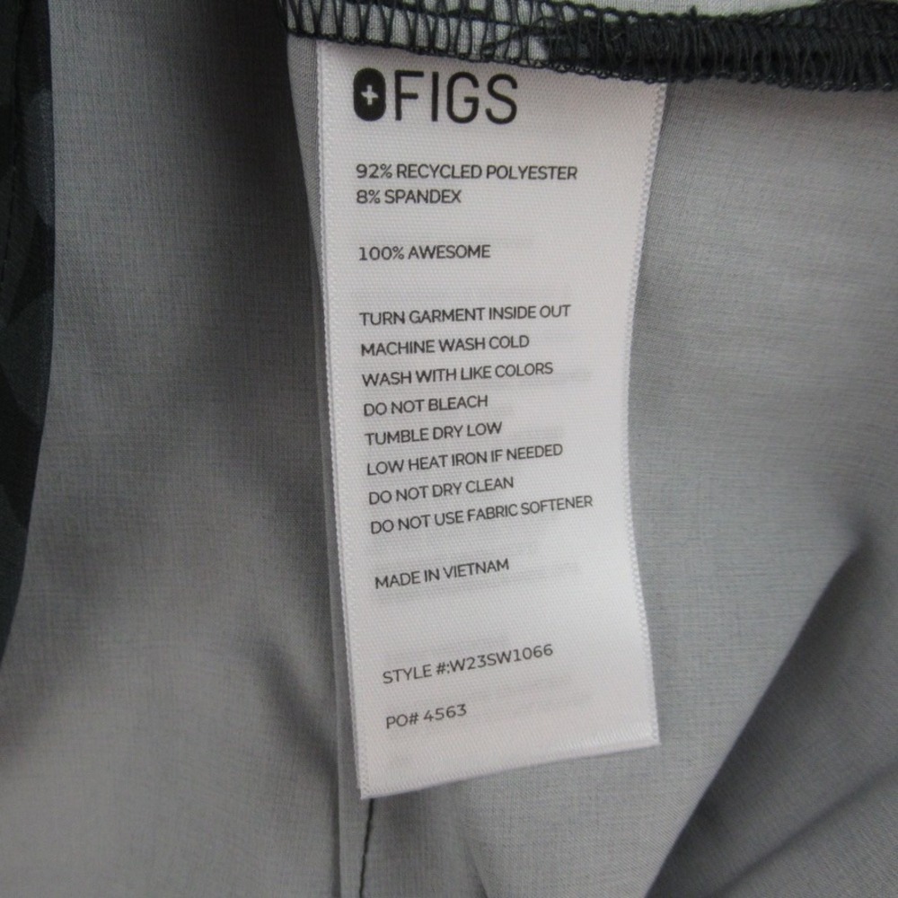 FIGS Women Catarina One-Pocket Scrub Top Green Camo Geometric Size M NWT - Picture 6 of 9